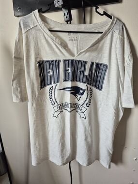 NFL Team Apparel Tee - Creme with Navy Blue Print